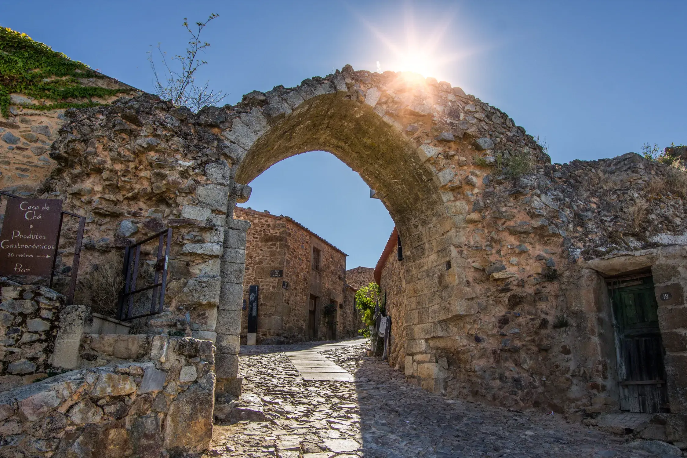 aldeia-historica-de-castelo-rodrigo-cvr-beira-interior-vinhos.webp